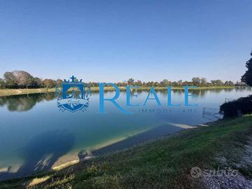 Terreno di 327000 m² a Cusago
