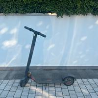 Monopattino elettrico, Segway-ninebot e22e