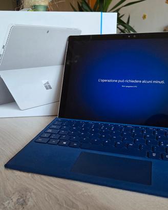 Microsoft Surface Pro 4 i5 8-256 pc tablet 