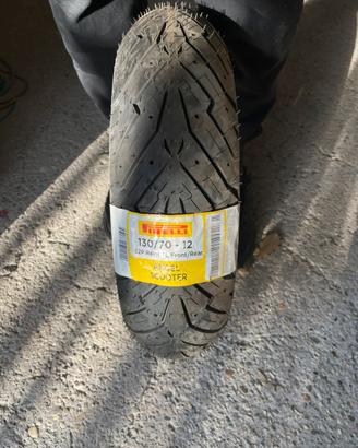 Gomma nuova 130/70 Pirelli