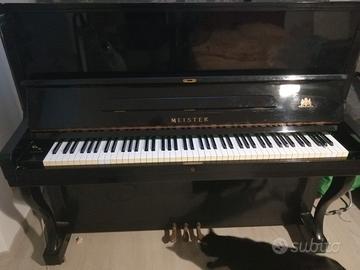 Pianoforte verticale nero