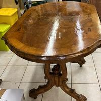 Tavolo d'arredo