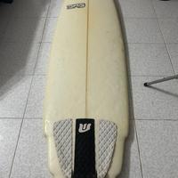 surf con fins e leash
