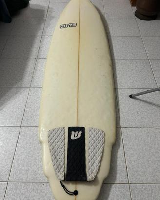 surf con fins e leash