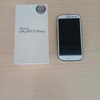 Galaxy S3 Neo con tutti i suoi accessori originali