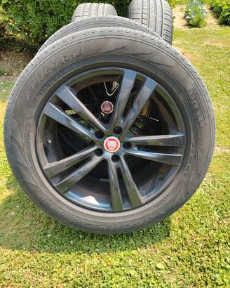 Cerchi in lega + gomme 235 60 18
