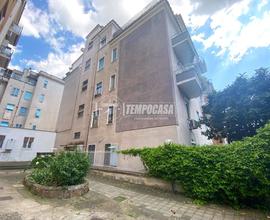 BILOCALE CON BALCONE