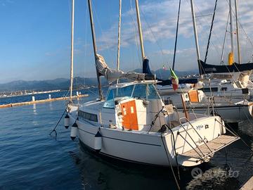 Vendita semicabinato motore e vela