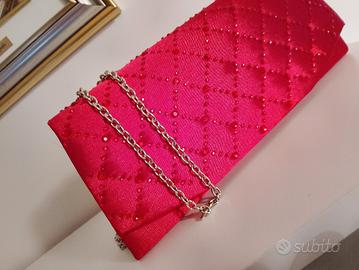 pochette elegante rossa trapuntata in raso