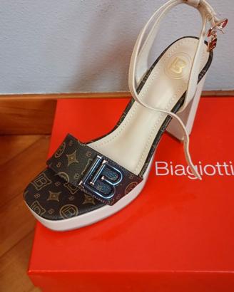 scarpa da donna  nuove N.40 Laura Biagiotti