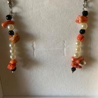 Orecchini di corallo e perle di fiume naturale