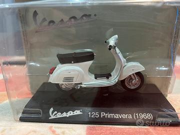 3 modellini Vespa-Aston Martin-Lancia Aprilia