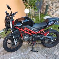 Benelli bn125 incidentato per ricambi