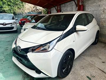 Toyota Aygo 1.0 VVT-i 69 CV 5 porte x-clusiv GARAN