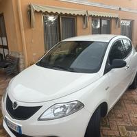 Lancia ypslon 3serie 1.2 benzina 5 porte