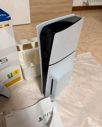 Playstation 5 slim + controller + gioco e scatola
