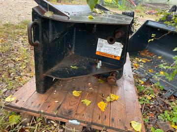 A64 Supporto martello per mini pala