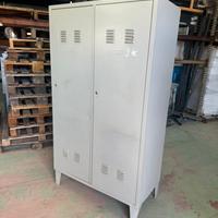 Armadio spogliatio in ferro