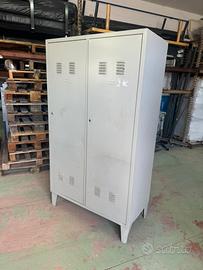 Armadio spogliatio in ferro