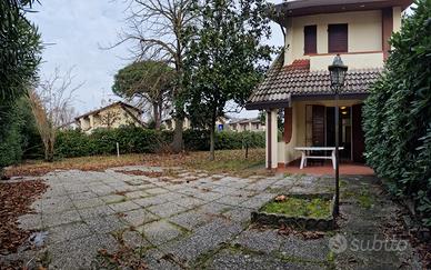 Villetta con 2 bagni e ampio giardino