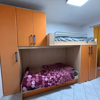 Cameretta con letto a castello doppia