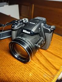 Nikon Coolpix B700