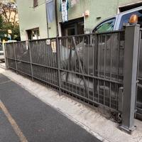 Cancello in  ferro zincato colore grigio