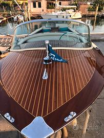 ICONICA IMBARCAZIONE SEBINO anno 1963