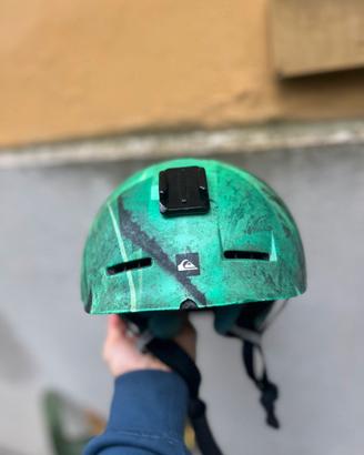 Casco Quiksilver Fusion con attacco Gopro