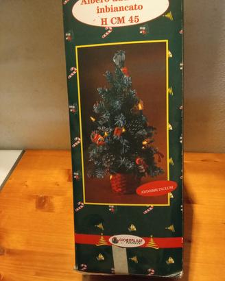 albero addobbato di luci 