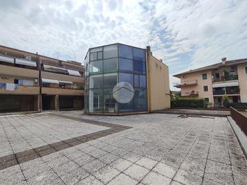 NEGOZIO A OSPITALETTO