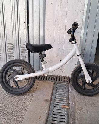 bicicletta senza pedali