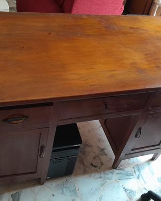 Scrivania in legno vintage 