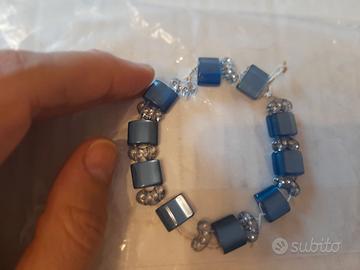 Elementi di braccialetto blu