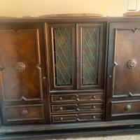 Scrivania , poltrona e mobile del 900