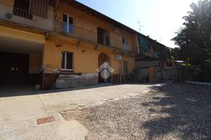 CASA SEMINDIPENDENTE A CERRO MAGGIORE