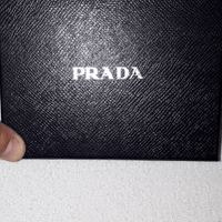 Portafoglio da uomo - Prada- in pelle Saffiano