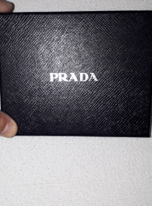Portafoglio da uomo - Prada- in pelle Saffiano