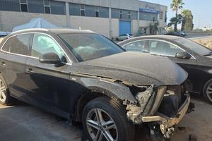 Audi Q5 S line  incidentata