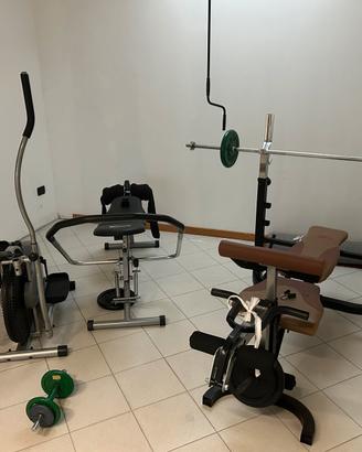 Set attrezzi palestra