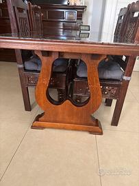 Tavolo in legno massello