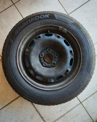 gomme auto quattro stagioni
