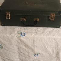 valigia di cartone vintage