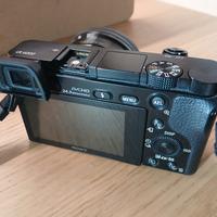 Sony 𝛼6000 del 2016