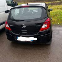opel corsa anno 2009 per pezzi 