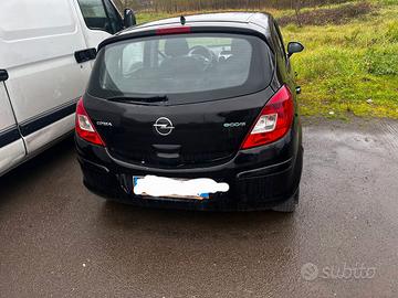 opel corsa anno 2009 per pezzi 