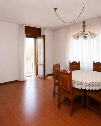 Appartamento di 159 m² con 4 locali e box auto a C