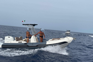 Gommone 650 h22 hall marine