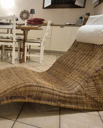 Chaise louge in vimini