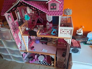 casa bambole in legno